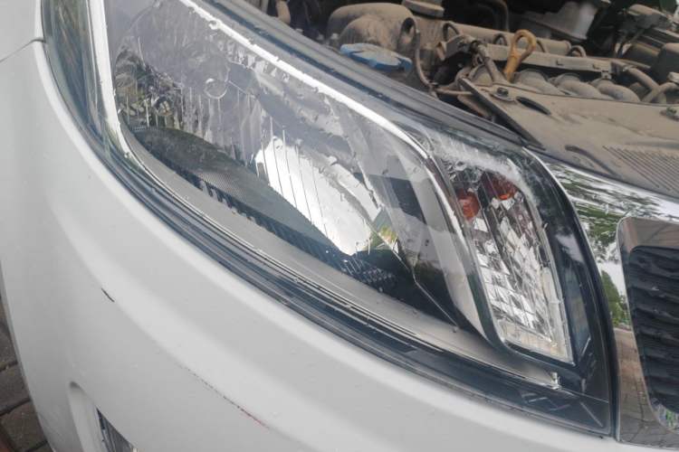 Used Kia K2 2012 Sedan 1.4L MT GLS Commemorative Edition Right Front Headlight
