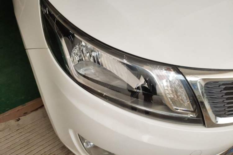 Used Kia K2 2012 Sedan 1.4L MT GLS Commemorative Edition Right Front Headlight