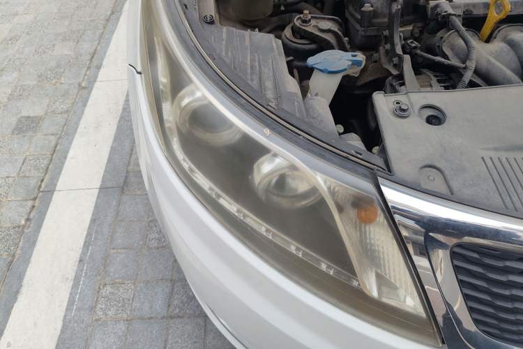Used Kia K2 2012 Sedan 1.4L Automatic GLS Commemorative Edition Right Front Headlight