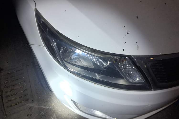 Used Kia K2 2012 Sedan 1.4L MT GLS Commemorative Edition Right Front Headlight