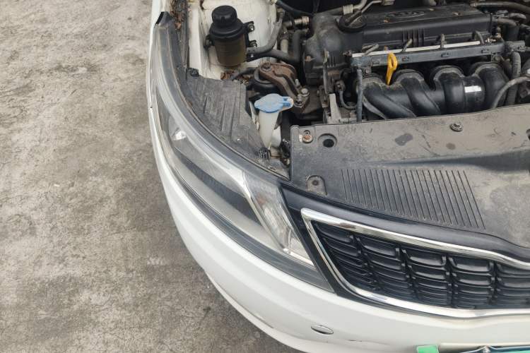 Used Kia K2 2012 Sedan 1.6L AT Premium ECO Right Front Headlight