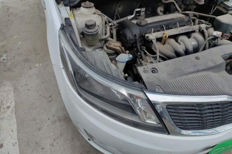Used Kia K2 2012 Sedan 1.4L Automatic GLS Commemorative Edition Right Front Headlight