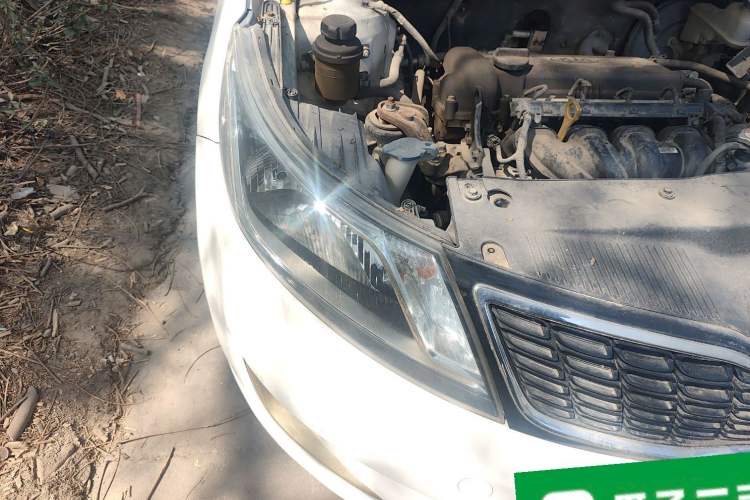 Used Kia K2 2012 Sedan 1.6L Automatic Transmission Premium Commemorative Edition Right Front Headlight