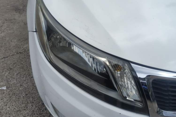Used Kia K2 2012 Sedan 1.4L Automatic GLS Commemorative Edition Right Front Headlight