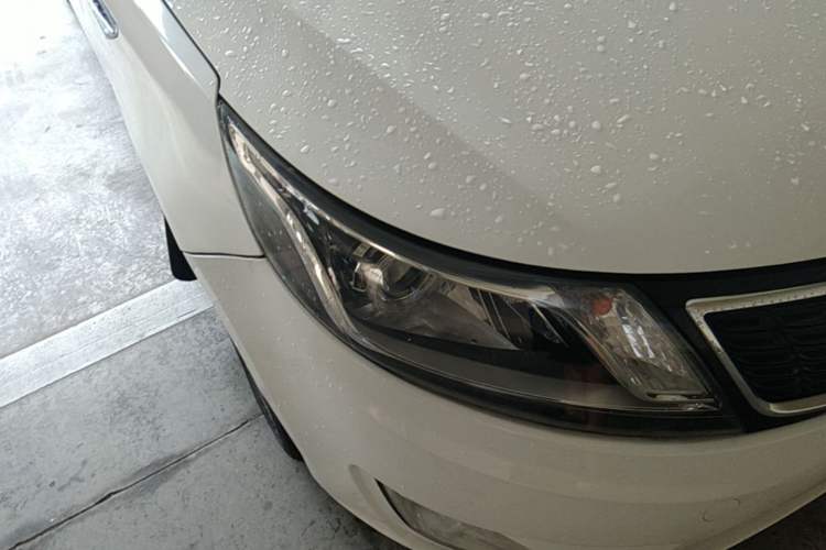 Used Kia K2 2012 Sedan 1.6L Automatic Transmission Premium Commemorative Edition Right Front Headlight
