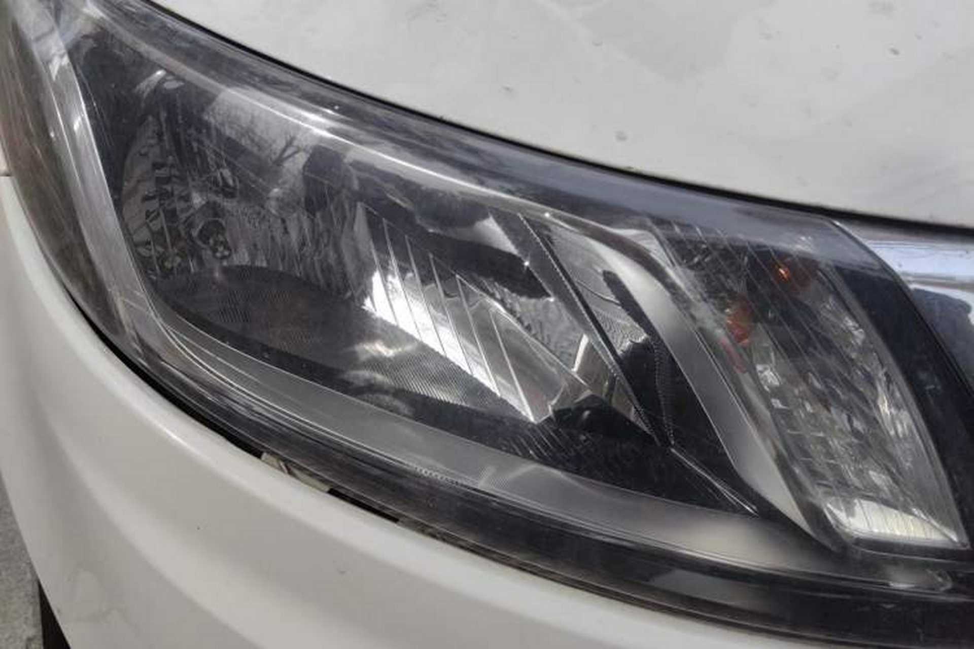 Used Kia K2 2012 Sedan 1.4L MT GLS Commemorative Edition Right Front Headlight