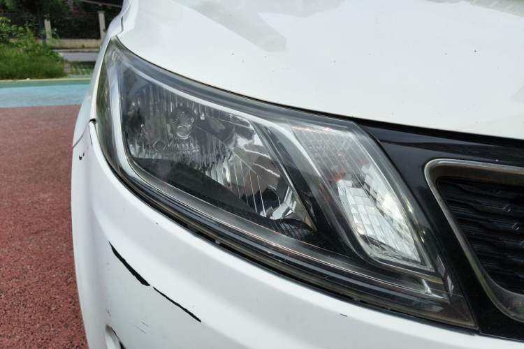 Used Kia K2 2012 Sedan 1.4L AT TOP Anniversary Edition Right Front Headlight