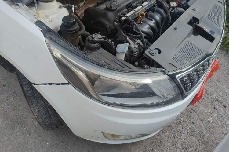 Used Kia K2 2012 Sedan 1.6L AT Premium ECO Right Front Headlight
