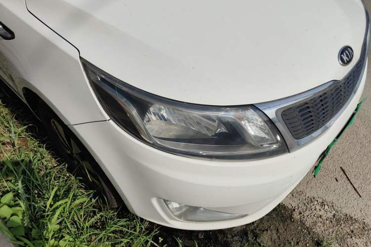 Used Kia K2 2012 Sedan 1.4L MT GLS Commemorative Edition Right Front Headlight