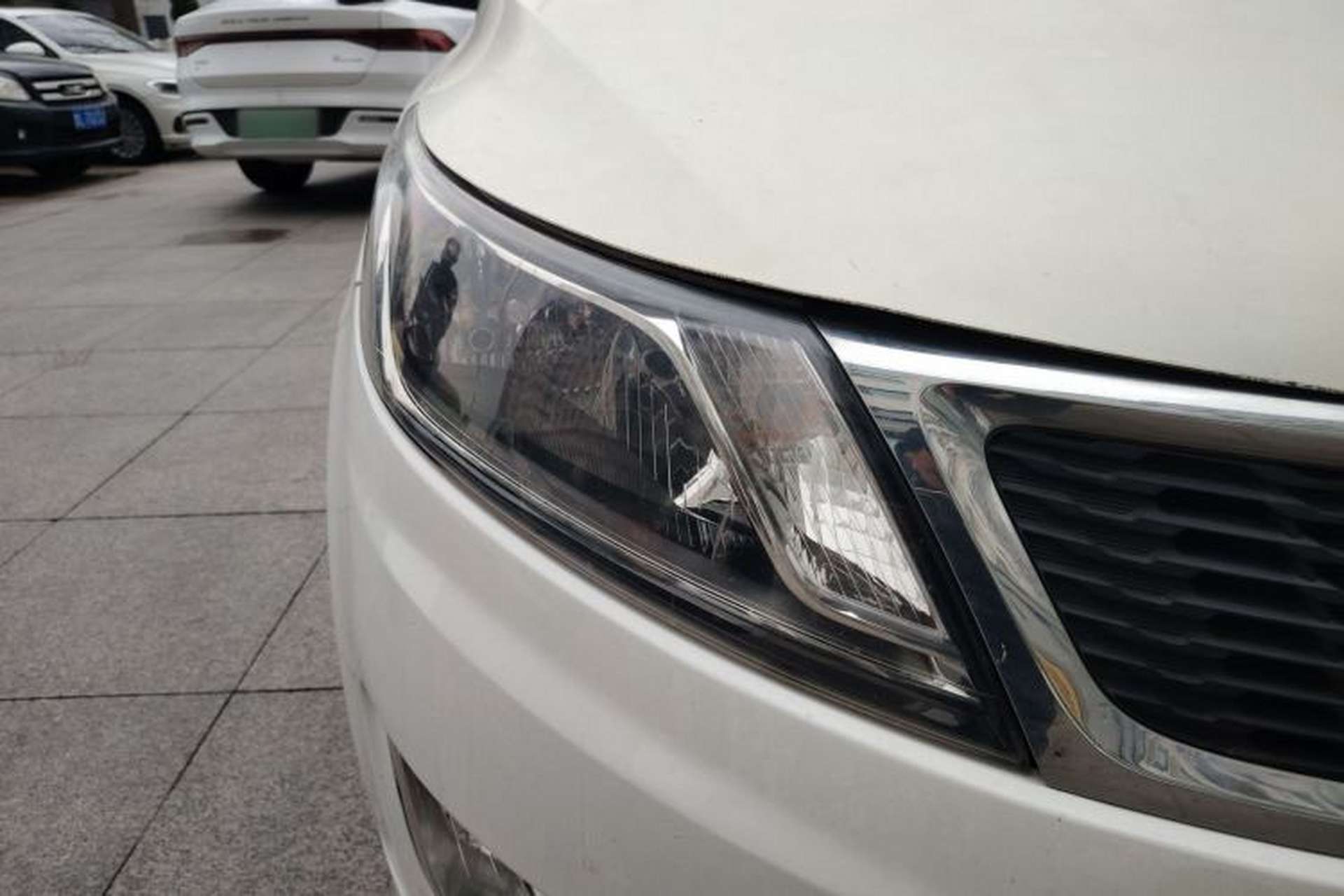 Used Kia K2 2012 Sedan 1.4L MT GLS Commemorative Edition Right Front Headlight