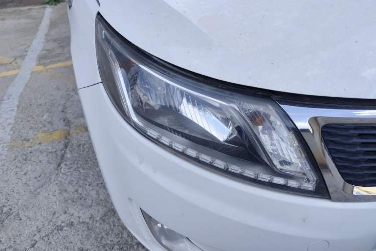 Used Kia K2 2012 Sedan 1.4L MT GLS Commemorative Edition Right Front Headlight