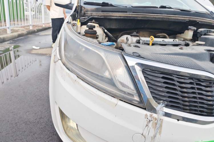 Used Kia K2 2012 Sedan 1.4L MT GLS Commemorative Edition Right Front Headlight