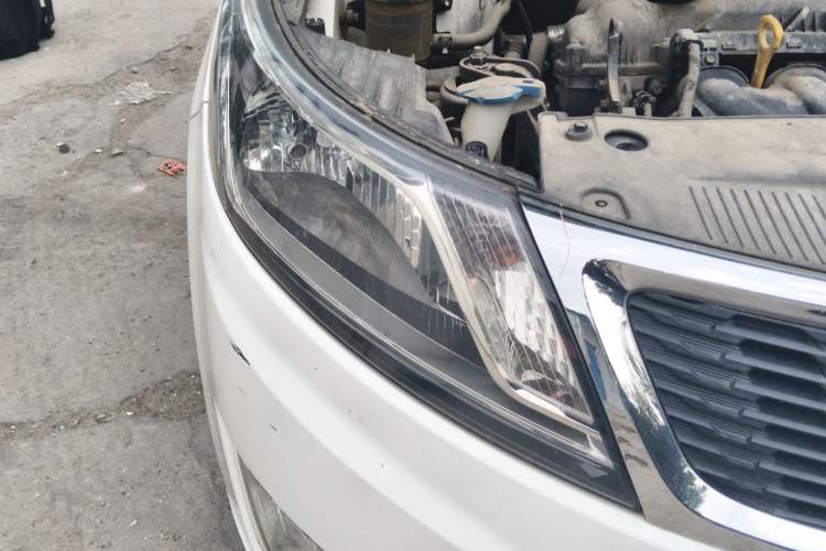 Used Kia K2 2012 Sedan 1.4L Automatic GLS Commemorative Edition Right Front Headlight