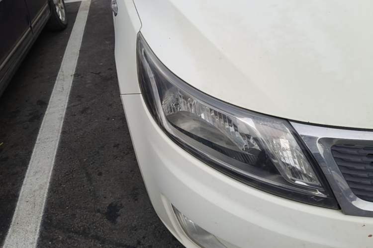 Used Kia K2 2012 Sedan 1.4L MT GLS Commemorative Edition Right Front Headlight