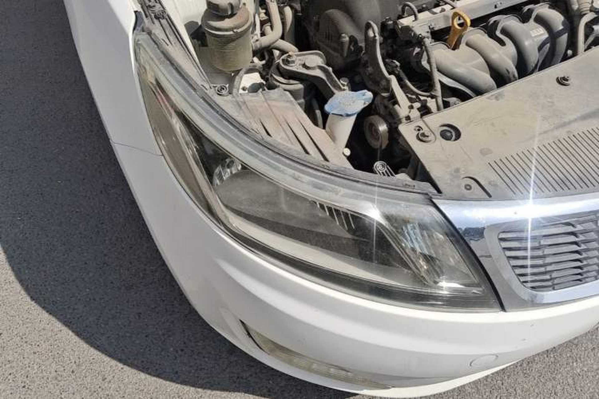 Used Kia K2 2012 Sedan 1.4L Automatic GLS Commemorative Edition Right Front Headlight