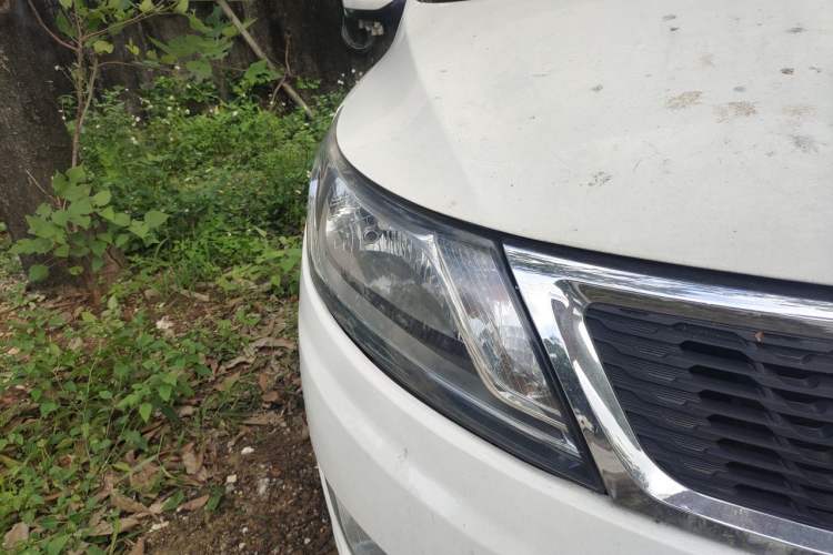 Used Kia K2 2012 Sedan 1.4L MT GLS Commemorative Edition Right Front Headlight