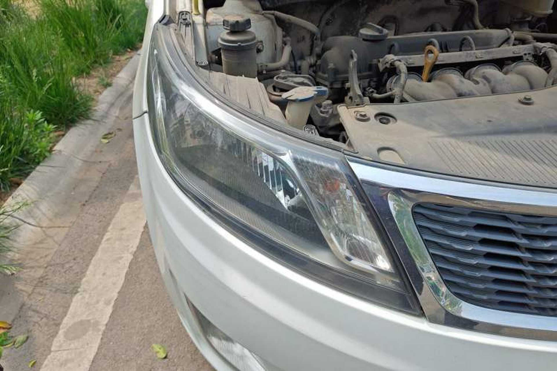 Used Kia K2 2012 Sedan 1.4L MT GLS Commemorative Edition Right Front Headlight