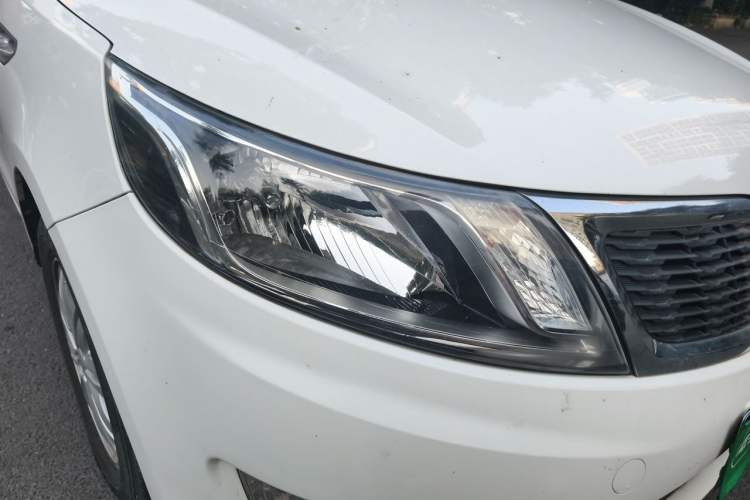 Used Kia K2 2012 Sedan 1.4L Automatic GLS Commemorative Edition Right Front Headlight