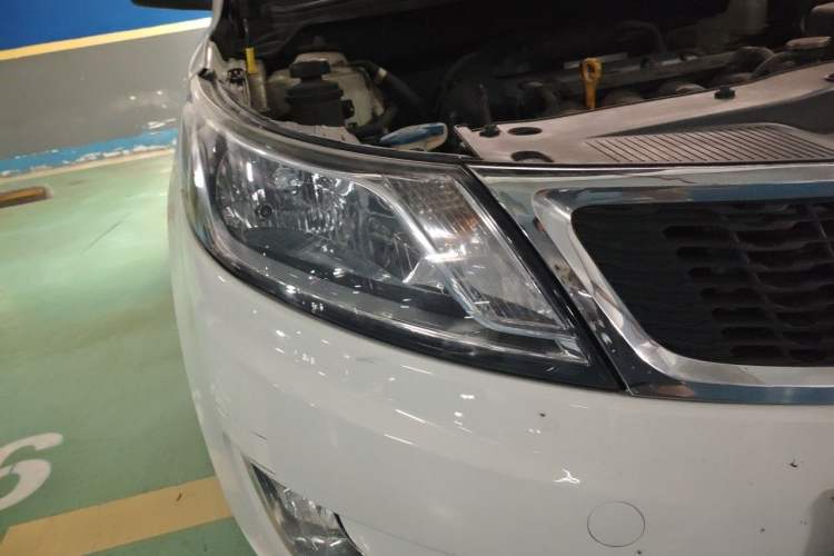 Used Kia K2 2012 Sedan 1.4L Automatic GLS Commemorative Edition Right Front Headlight