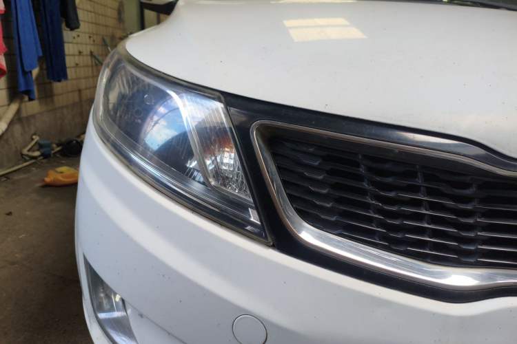 Used Kia K2 2012 Sedan 1.6L Automatic Transmission Premium Commemorative Edition Right Front Headlight