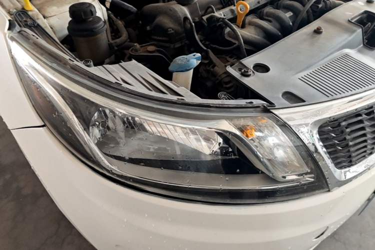 Used Kia K2 2012 Sedan 1.4L Automatic GLS Commemorative Edition Right Front Headlight