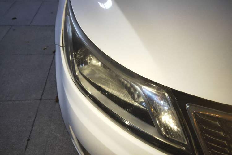 Used Kia K2 2012 Sedan 1.4L MT TOP Commemorative Edition Right Front Headlight