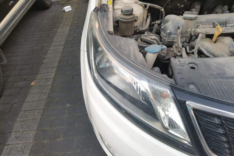 Used Kia K2 2012 Hatchback 1.4L Automatic Cool Edition Right Front Headlight