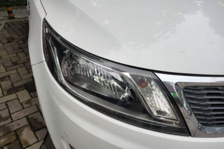 Used Kia K2 2012 Sedan 1.4L MT GLS Commemorative Edition Right Front Headlight