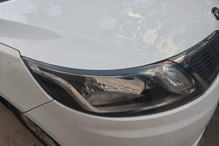 Used Kia K2 2012 Sedan 1.4L MT GLS Commemorative Edition Right Front Headlight