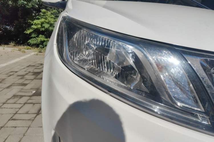 Used Kia K2 2012 Sedan 1.4L Automatic GLS Commemorative Edition Right Front Headlight