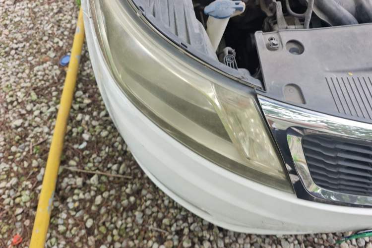 Used Kia K2 2012 Sedan 1.4L MT GLS Commemorative Edition Right Front Headlight