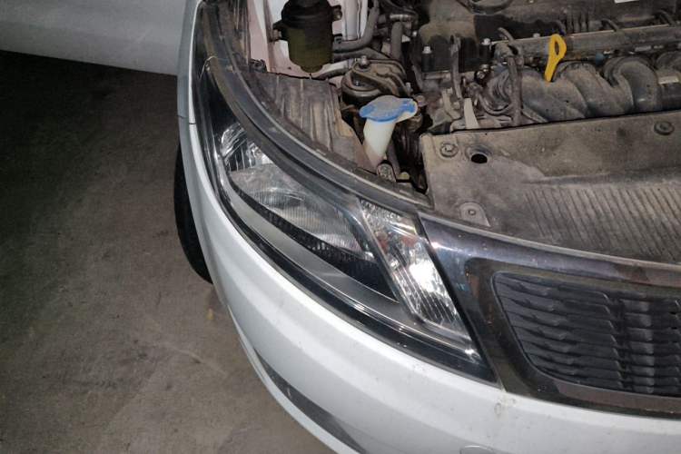 Used Kia K2 2012 Sedan 1.4L MT GLS Commemorative Edition Right Front Headlight