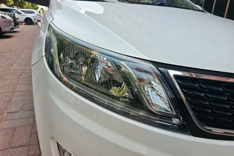 Used Kia K2 2012 Sedan 1.4L MT TOP Commemorative Edition Right Front Headlight