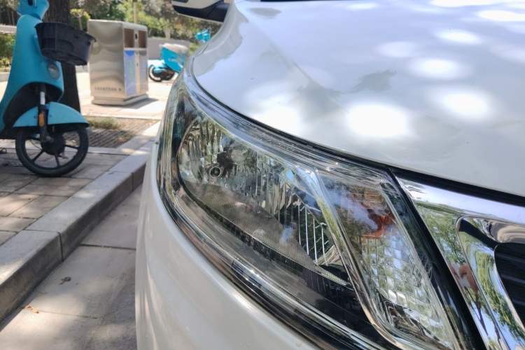 Used Kia K2 2012 Sedan 1.4L MT TOP Commemorative Edition Right Front Headlight