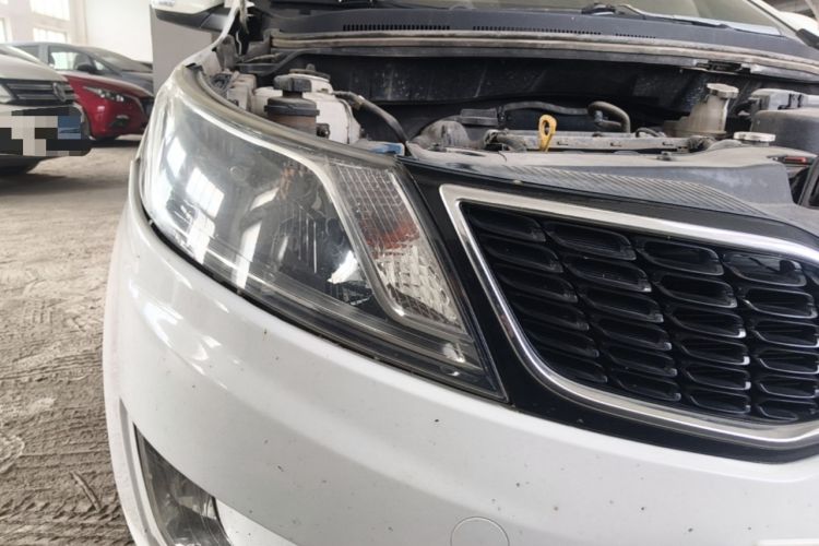 Used Kia K2 2012 Sedan 1.6L Automatic Transmission Premium Commemorative Edition Right Front Headlight