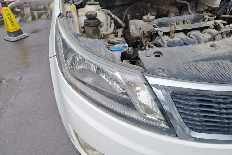 Used Kia K2 2012 Sedan 1.4L MT GLS Commemorative Edition Right Front Headlight