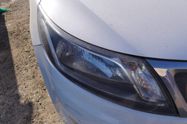 Used Kia K2 2012 Sedan 1.4L MT GLS Commemorative Edition Right Front Headlight