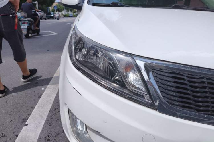 Used Kia K2 2012 Sedan 1.4L Automatic GLS Commemorative Edition Right Front Headlight