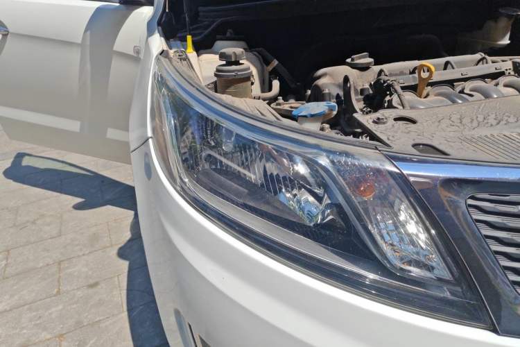 Used Kia K2 2012 Sedan 1.4L MT GLS Commemorative Edition Right Front Headlight