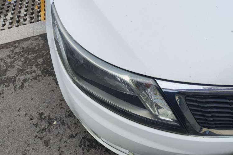 Used Kia K2 2012 Sedan 1.4L MT GLS Commemorative Edition Right Front Headlight