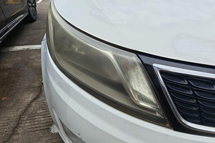 Used Kia K2 2012 Sedan 1.6L Automatic Transmission Premium Commemorative Edition Right Front Headlight