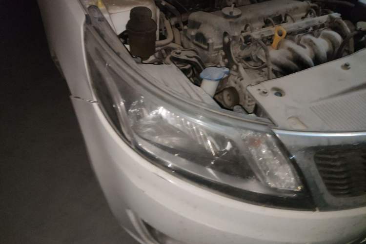 Used Kia K2 2012 Sedan 1.4L Automatic GLS Commemorative Edition Right Front Headlight