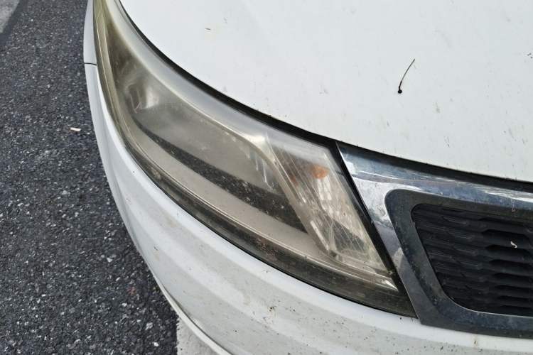 Used Kia K2 2012 Sedan 1.4L MT GLS Commemorative Edition Right Front Headlight
