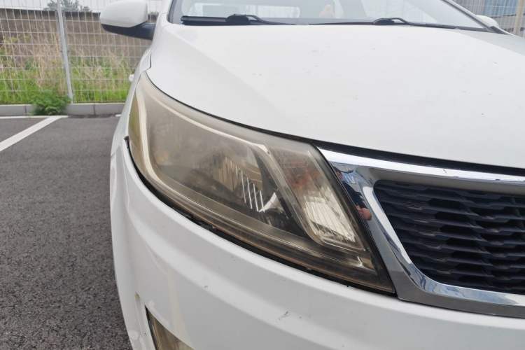 Used Kia K2 2012 Sedan 1.4L Automatic GLS Commemorative Edition Right Front Headlight