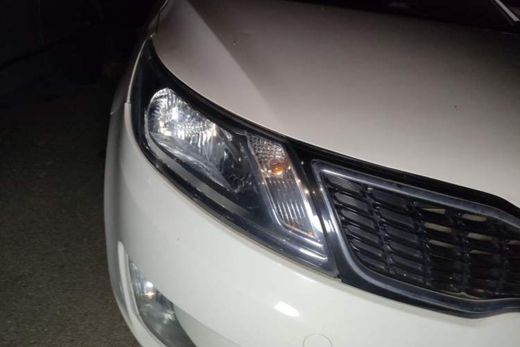 Used Kia K2 2012 Hatchback 1.4L Automatic Cool Edition Right Front Headlight