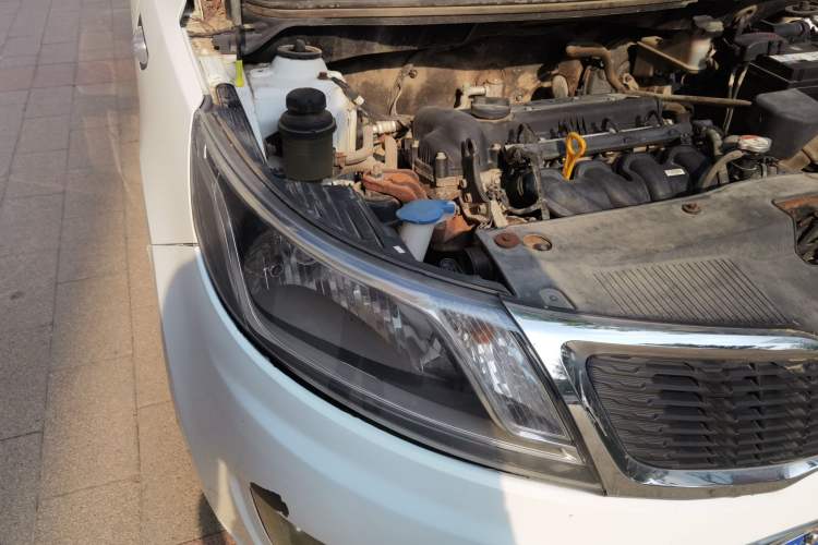 Used Kia K2 2012 Sedan 1.4L MT GL Commemorative Edition Right Front Headlight