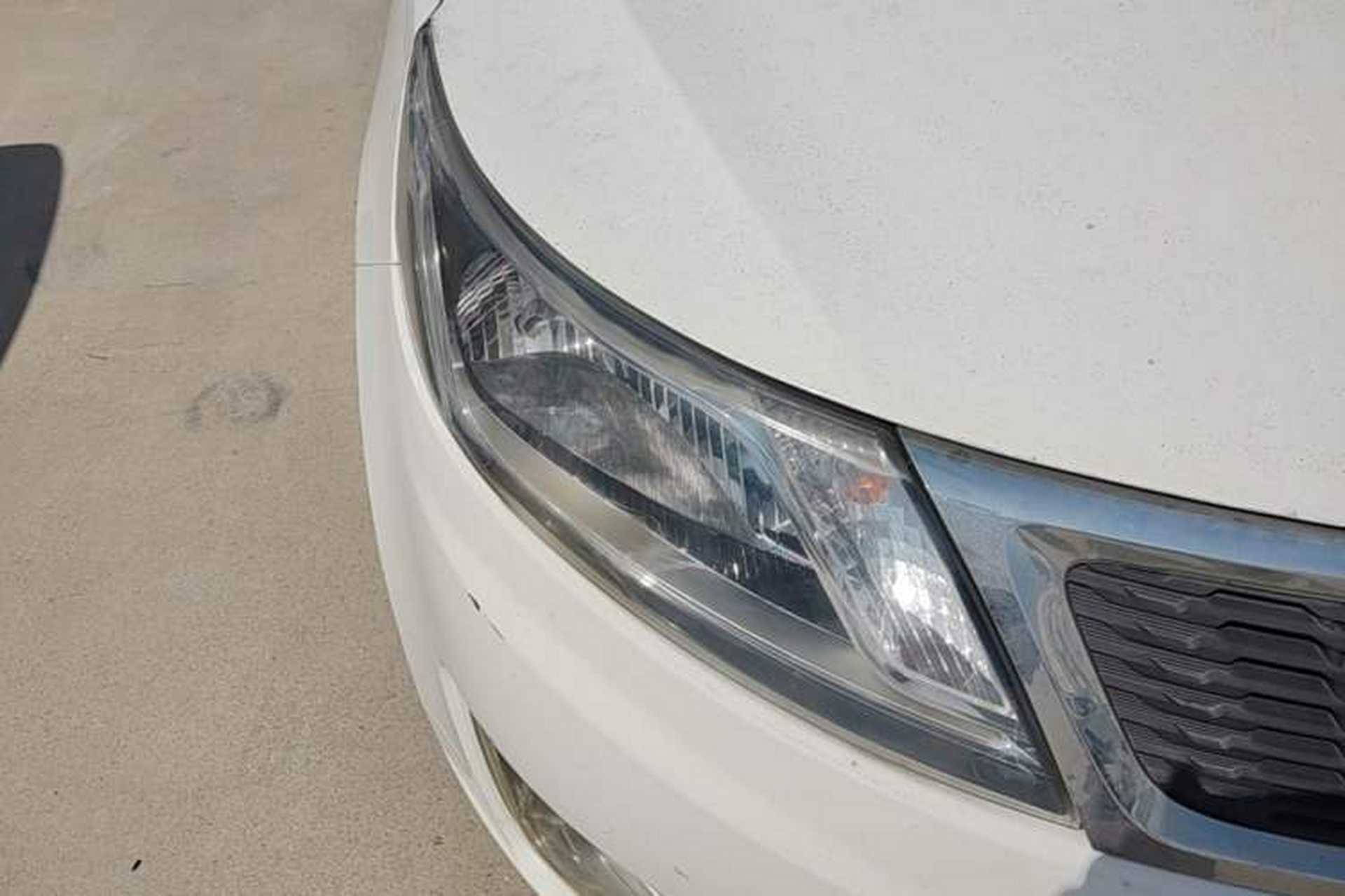 Used Kia K2 2012 Sedan 1.4L MT GLS Commemorative Edition Right Front Headlight