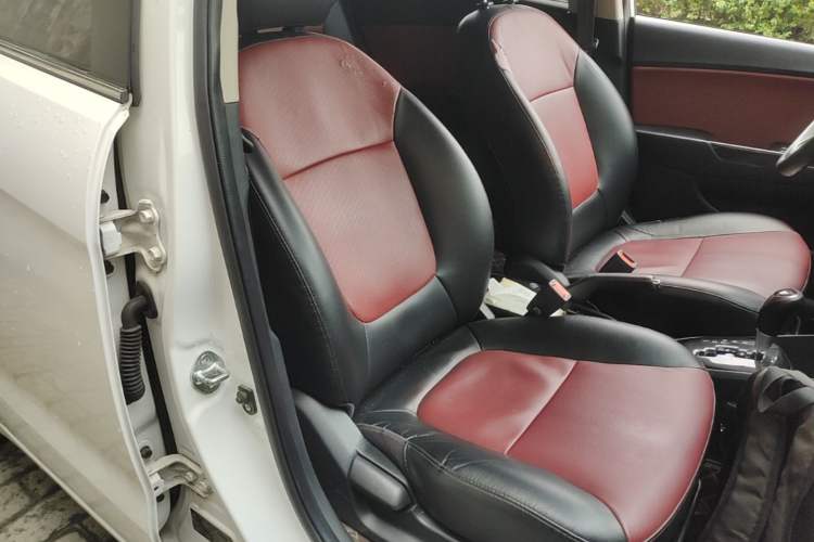 Used Kia K2 2012 Hatchback 1.4L Automatic Cool Edition Right Front Seat