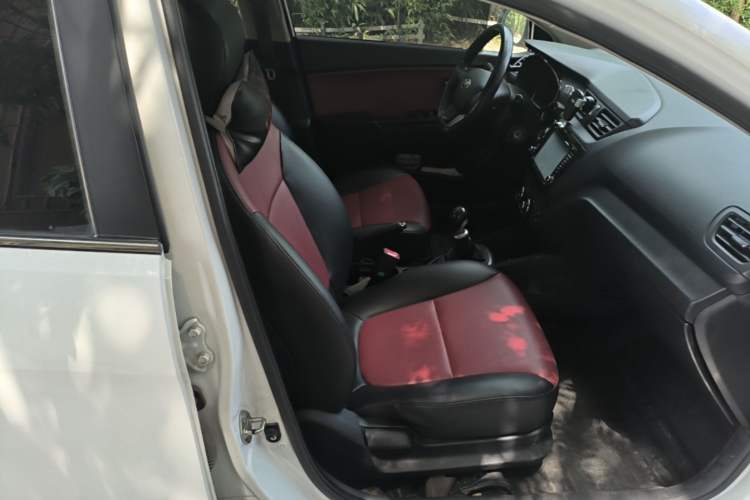 Used Kia K2 2012 Hatchback 1.4L MT Cool Edition Commemorative Model Right Front Seat