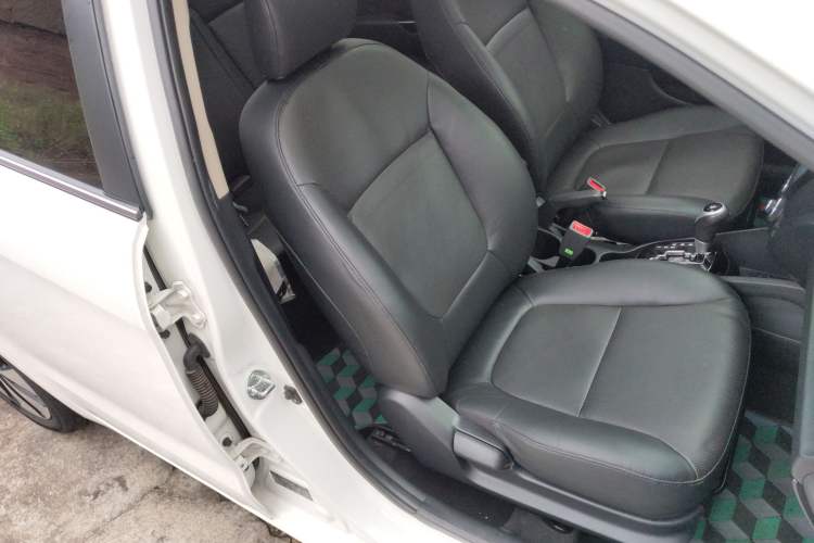 Used Kia K2 2012 Sedan 1.6L Automatic Transmission Premium Commemorative Edition Right Front Seat